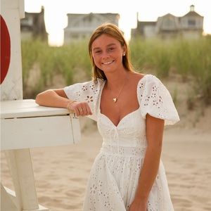 Meet your Posher, Maeve